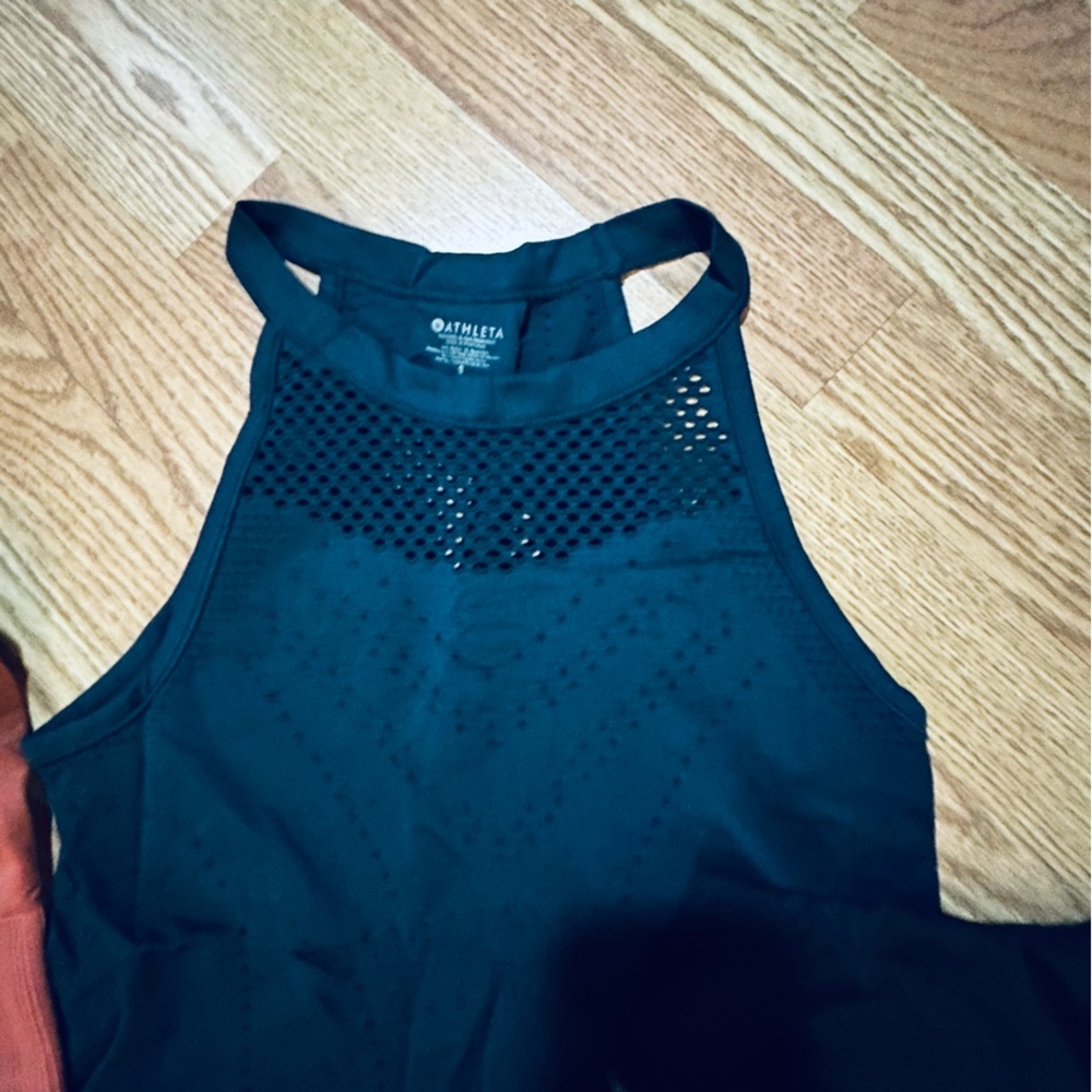 3 Pieces Athleta Pieces SZ Small 1 Sports Bra 1 Black Tank Top & 1 Shorts - Picture 10 of 12
